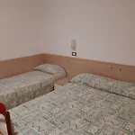 Cozy Flat With Shared Garden Apartment
