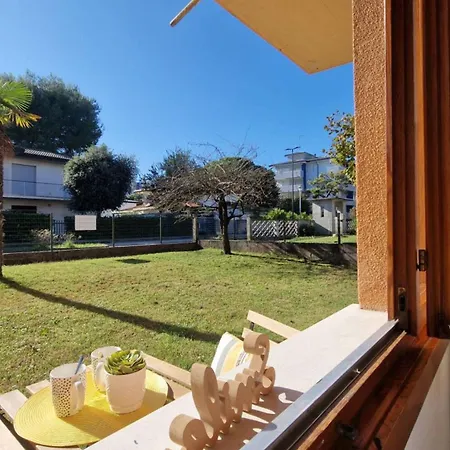 Cozy Flat With Shared Garden Apartment