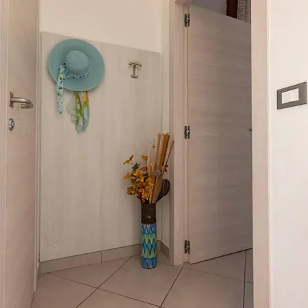 Διαμέρισμα Cozy Flat With Shared Garden *
